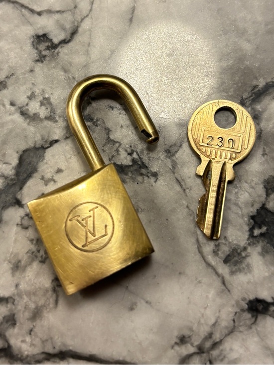 Louis Vuitton Handbags - Vintage Louis Vuitton Rare 200 Series Lock and Key #230 with COA